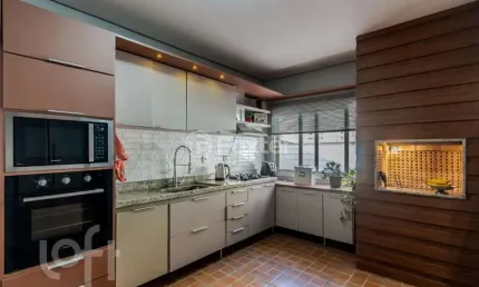 Casa com 2 quartos à venda na Rua Pedro Waine, 176, Santa Maria Goretti, Porto Alegre, 216 m2 por R$ 680.000