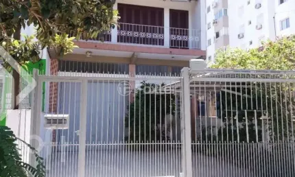 Casa com 3 quartos à venda na rua são francisco, 862, santana, porto alegre, 350 m2 por r$ 850.000