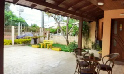 Casa com 3 quartos à venda na Avenida Presidente Vargas, 1849, Arquipélago, Porto Alegre, 327 m2 por R$ 720.000