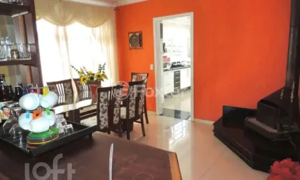 Casa com 3 quartos à venda na rua líbia, 141, vila ipiranga, porto alegre, 259 m2 por r$ 1.045.000