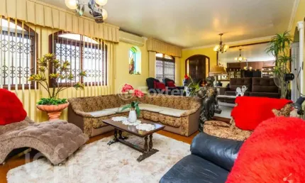 Casa com 7 quartos à venda na Rua Paissandu, 467, Partenon, Porto Alegre, 720 m2 por R$ 2.340.000