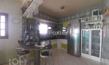 Casa com 6 quartos à venda na Avenida dos Prazeres, 232, Vila Jardim, Porto Alegre, 272 m2 por R$ 850.000