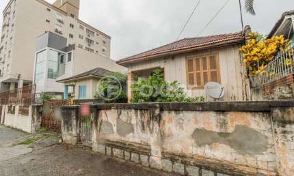 Terreno à venda na Rua Guilherme Klippel, 204, Passo da Areia, Porto Alegre, 300 m2 por R$ 950.000