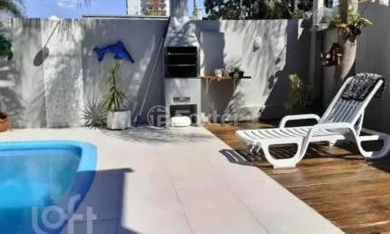 Casa com 2 quartos à venda na Rua Tobias da Silva, 18, Rio Branco, Novo Hamburgo, 165 m2 por R$ 535.000