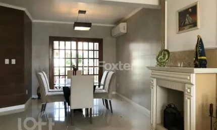 Casa com 4 quartos à venda na Rua Capistrano de Abreu, 771, Niterói, Canoas, 489 m2 por R$ 1.060.000