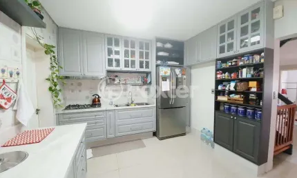 Casa em condomínio fechado com 3 quartos à venda na Avenida Juca Batista, 8000, Chapéu do Sol, Porto Alegre, 217 m2 por R$ 1.350.000