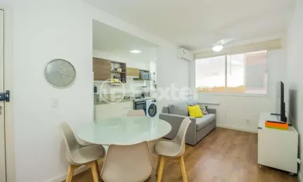 Apartamento com 3 quartos à venda na Avenida da Cavalhada, 6684, Cavalhada, Porto Alegre, 61 m2 por R$ 390.000