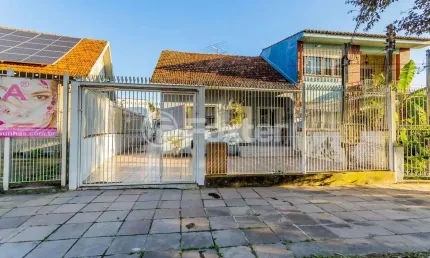 Casa com 4 quartos à venda na Avenida Assis Brasil, 897, Passo da Areia, Porto Alegre, 155 m2 por R$ 1.200.000