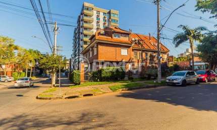 Casa com 2 quartos à venda na Rua Doutor Armando Barbedo, 1200, Tristeza, Porto Alegre, 229 m2 por R$ 890.000