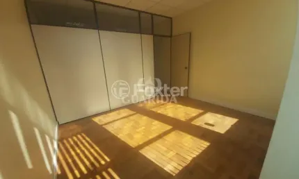 Sala comercial com 1 sala à venda na Praça Quinze de Novembro, 16, Centro Histórico, Porto Alegre, 44 m2 por R$ 153.900