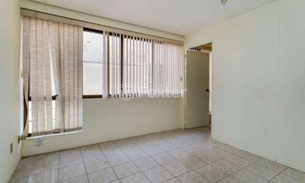 Sala comercial com 1 sala à venda na Avenida Cristóvão Colombo, 881, Moinhos de Vento, Porto Alegre, 43 m2 por R$ 219.000