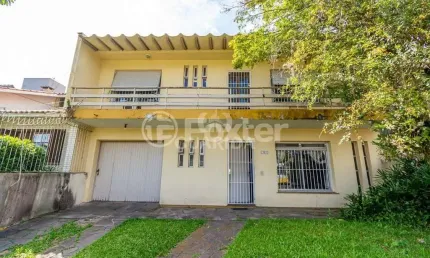 Casa com 3 quartos à venda na avenida teixeira mendes, 315, chácara das pedras, porto alegre, 212 m2 por r$ 850.000