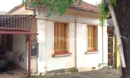 Casa com 2 quartos à venda na Avenida Porto Alegre, 39, Medianeira, Porto Alegre, 110 m2 por R$ 646.000
