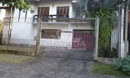 Casa com 4 quartos à venda na rua araponga, 6, chácara das pedras, porto alegre, 256 m2 por r$ 1.800.000