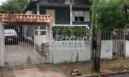 Terreno à venda na Rua Ibirubá, 222, Cavalhada, Porto Alegre, 300 m2 por R$ 600.000