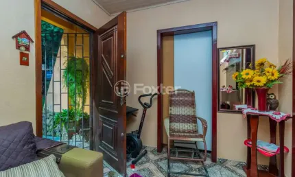 Casa com 3 quartos à venda na Rua Finlandia, 150, Belém Velho, Porto Alegre, 180 m2 por R$ 220.000