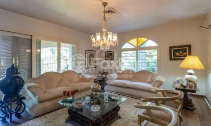 Casa com 4 quartos à venda na Avenida Icaraí, 139, Cristal, Porto Alegre, 450 m2 por R$ 1.378.000