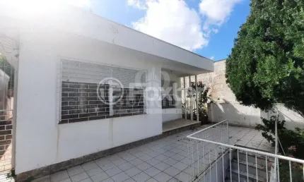Casa com 4 quartos à venda na Rua Doutor Aurélio Py, 220, Medianeira, Porto Alegre, 300 m2 por R$ 552.000