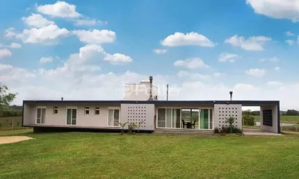 Fazenda com 1 sala à venda na Rua Águas Claras, S/N, Águas Claras, Viamão, 206 m2 por R$ 1.600.000
