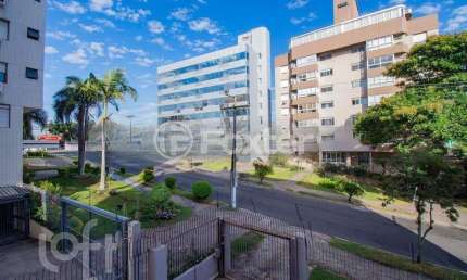Apartamento com 3 quartos à venda na Avenida Teixeira Mendes, 43, Chácara das Pedras, Porto Alegre, 102 m2 por R$ 480.000