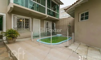 Casa com 3 quartos à venda na Rua Doutor Álvaro Sérgio Masera, 61, Medianeira, Porto Alegre, 188 m2 por R$ 690.000