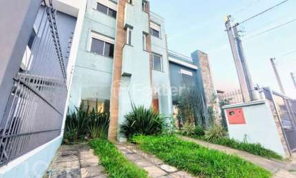 Casa com 5 quartos à venda na Rua Roberto Santini, 123, Hípica, Porto Alegre, 195 m2 por R$ 748.900