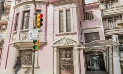 Flat com 1 quarto à venda na Avenida Independência, 811, Independência, Porto Alegre, 57 m2 por R$ 380.000