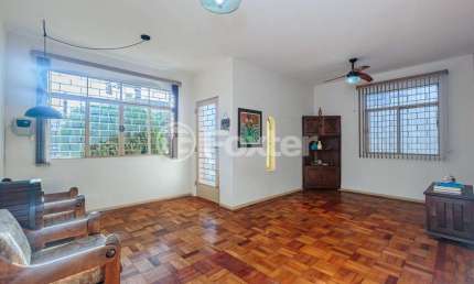 Casa com 3 quartos à venda na Avenida Teresópolis, 2888, Teresópolis, Porto Alegre, 362 m2 por R$ 1.250.000