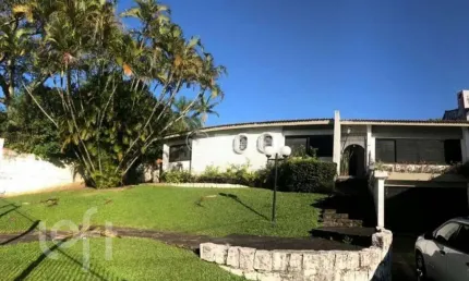 Casa com 4 quartos à venda na avenida jacuí, 605, cristal, porto alegre, 331 m2 por r$ 1.999.000