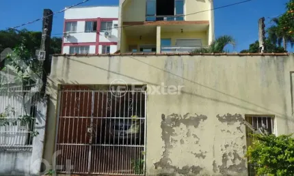 Casa com 7 quartos à venda na rua teixeira de freitas, 348, santo antônio, porto alegre, 539 m2 por r$ 583.000