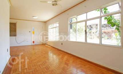 Casa com 4 quartos à venda na Rua Doutor Alberto Albertini, 275, São Sebastião, Porto Alegre, 217 m2 por R$ 755.000