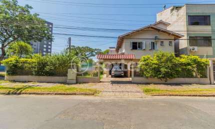 Casa com 5 quartos à venda na Rua Nicolau Faillace, 12, Jardim Itu Sabará, Porto Alegre, 253 m2 por R$ 798.000