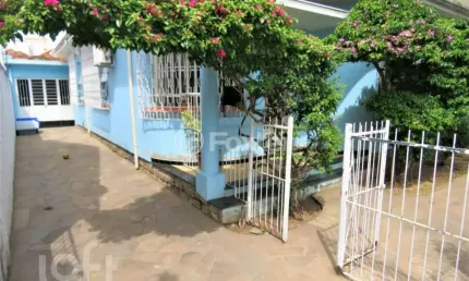 Casa com 3 quartos à venda na Rua Germano Hasslocher, 235, Azenha, Porto Alegre, 114 m2 por R$ 694.000