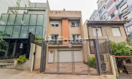 Casa com 4 quartos à venda na Avenida Mariland, 642, Auxiliadora, Porto Alegre, 233 m2 por R$ 2.700.000