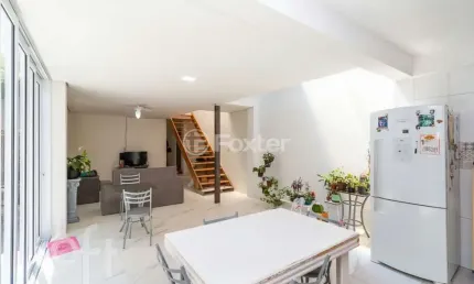 Casa com 3 quartos à venda na Rua Nunes Machado, 195, Azenha, Porto Alegre, 177 m2 por R$ 958.000