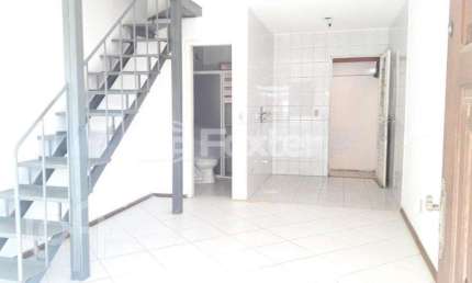 Casa em condomínio fechado com 2 quartos à venda na Avenida Monte Cristo, 100, Vila Nova, Porto Alegre, 56 m2 por R$ 179.000