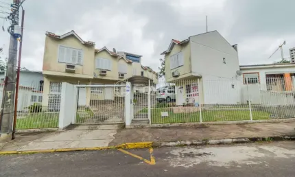Casa em condomínio fechado com 2 quartos à venda na Rua Comandante Caleffi, 245, Passo das Pedras, Porto Alegre, 58 m2 por R$ 277.000