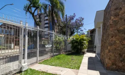 Casa com 3 quartos à venda na rua gaston englert, 475, vila ipiranga, porto alegre, 224 m2 por r$ 1.370.000