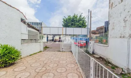Casa comercial com 2 salas à venda na Avenida Pernambuco, 74, Navegantes, Porto Alegre, 84 m2 por R$ 220.000