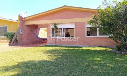 Casa com 3 quartos à venda na Rua Marfim, 287, Rainha do Mar, Xangri-Lá, 105 m2 por R$ 480.000