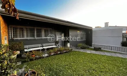Casa com 5 quartos à venda na Rua Caeté, 1000, Vila Assunção, Porto Alegre, 374 m2 por R$ 1.489.000