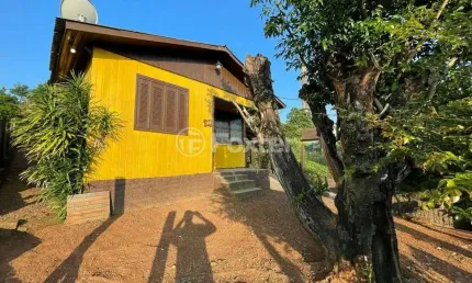 Casa com 3 quartos à venda na Rua Alfredo Spitzel, 144, Centro, Campo Bom, 36 m2 por R$ 249.000