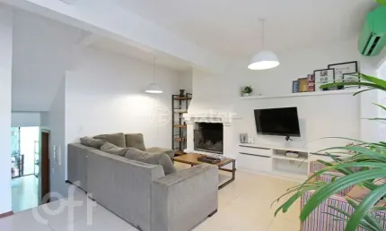 Casa com 3 quartos à venda na Rua Liberal, 1300, Tristeza, Porto Alegre, 209 m2 por R$ 620.000