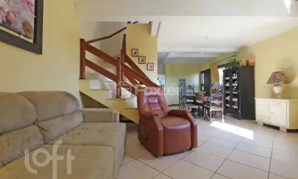 Casa com 3 quartos à venda na Rua Doutor Deoclécio Pereira, 47, Jardim Floresta, Porto Alegre, 177 m2 por R$ 619.000