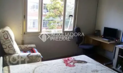 Apartamento com 3 quartos à venda na rua washington luiz, 608, centro histórico, porto alegre, 80 m2 por r$ 300.000
