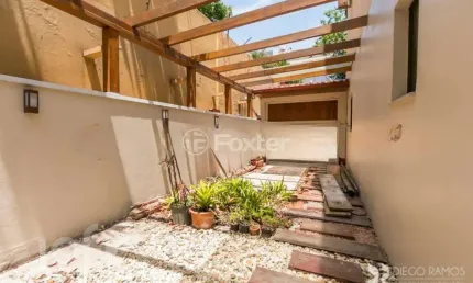 Casa em condomínio fechado com 3 quartos à venda na Avenida Copacabana, 1251, Tristeza, Porto Alegre, 243 m2 por R$ 1.180.000