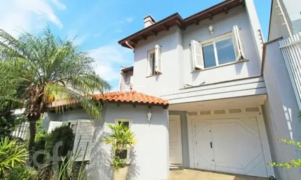 Casa com 4 quartos à venda na Rua Irene Capponi Santiago, 186, Cristo Redentor, Porto Alegre, 244 m2 por R$ 1.350.000