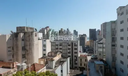 Apartamento com 3 quartos à venda na Rua Duque de Caxias, 888, Centro Histórico, Porto Alegre, 58 m2 por R$ 331.000