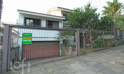 Casa com 5 quartos à venda na Rua Senegal, 230, Vila Ipiranga, Porto Alegre, 450 m2 por R$ 930.000