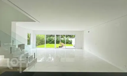 Casa em condomínio fechado com 3 quartos à venda na Rua Doutor Ney de Castilhos Ferreira, 300, Pedra Redonda, Porto Alegre, 276 m2 por R$ 2.045.900